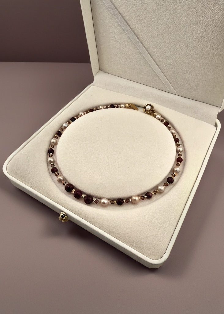 Collier éclat précieux en perles de culture et Rubis