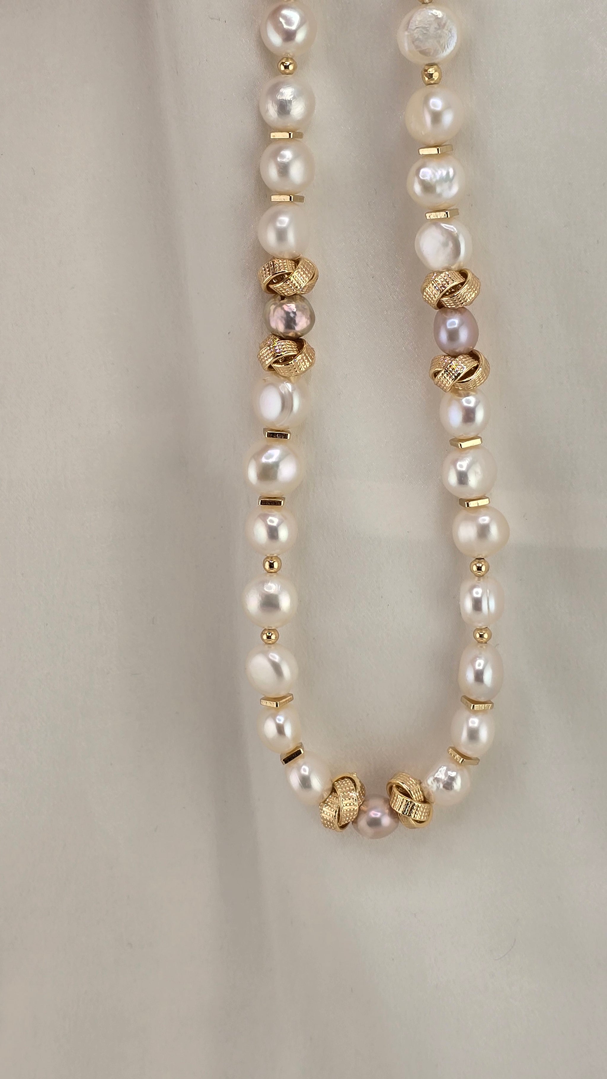 Collier perles de culture baroque et touches rosées
