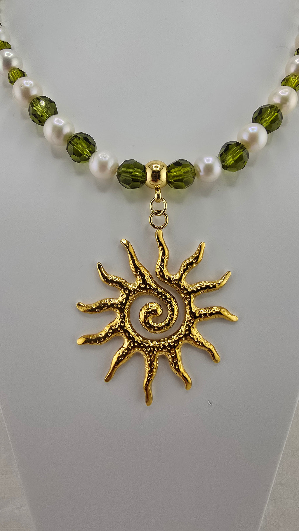 Collier de lumière et perles de culture