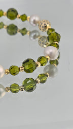 Bracelet en perles de culture et cristal vert