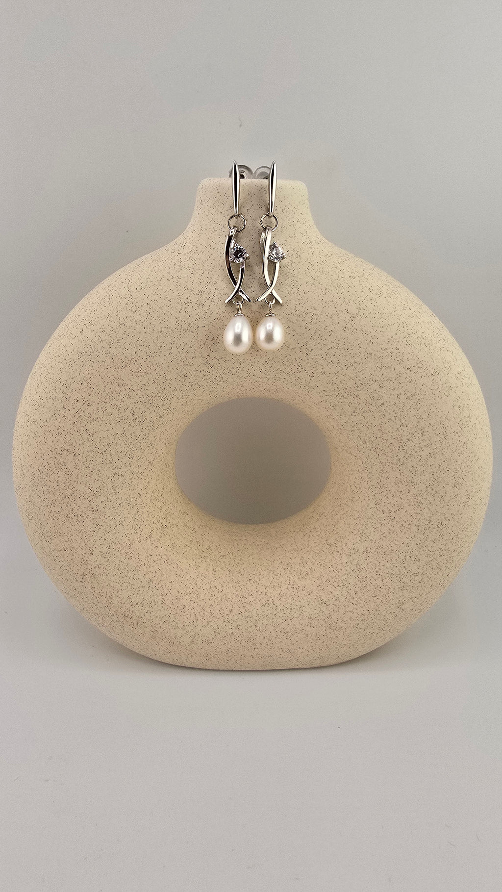 Boucles d oreilles en perles de culture blanche et olive