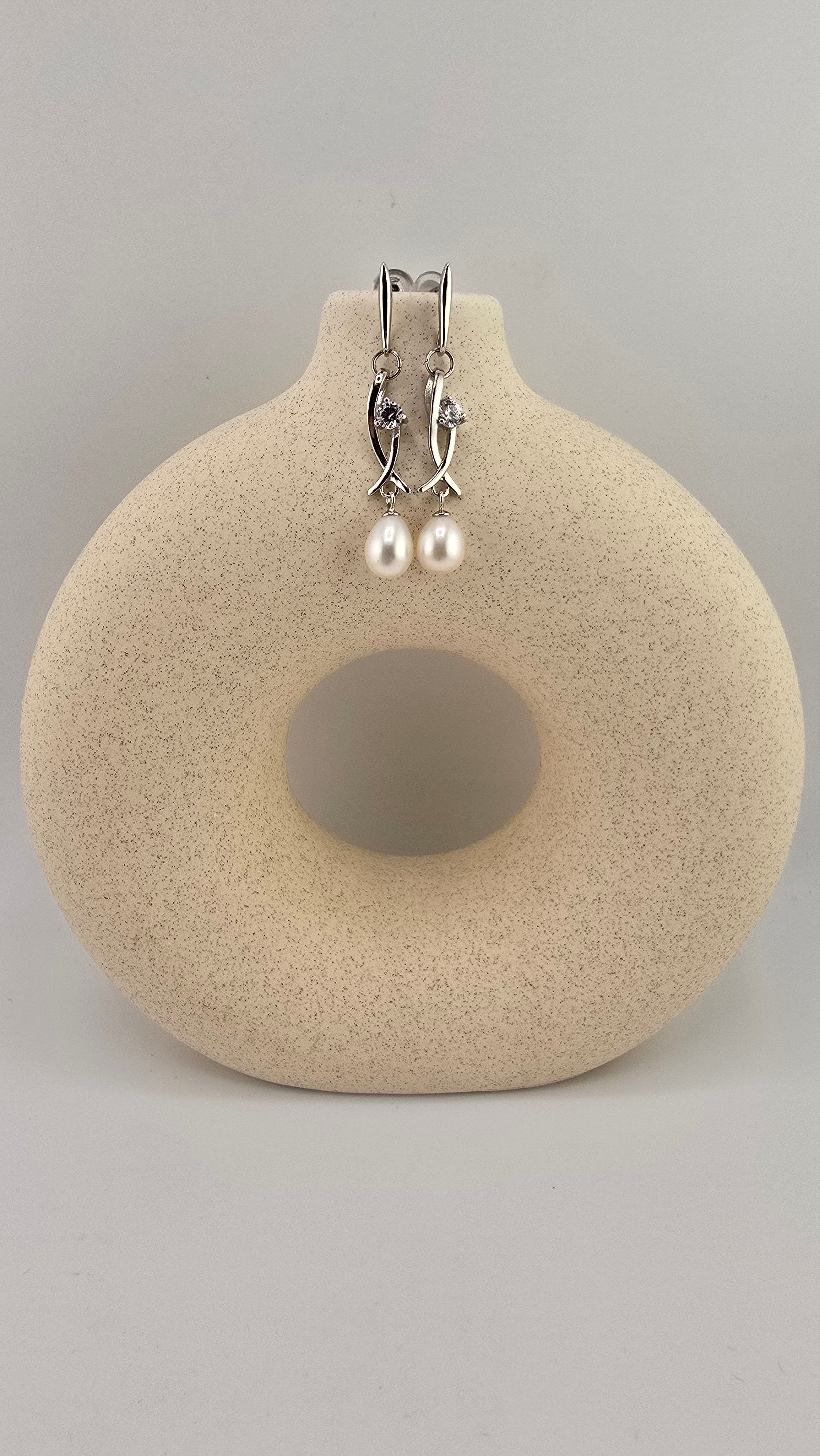 Boucles d oreilles en perles de culture blanche et olive