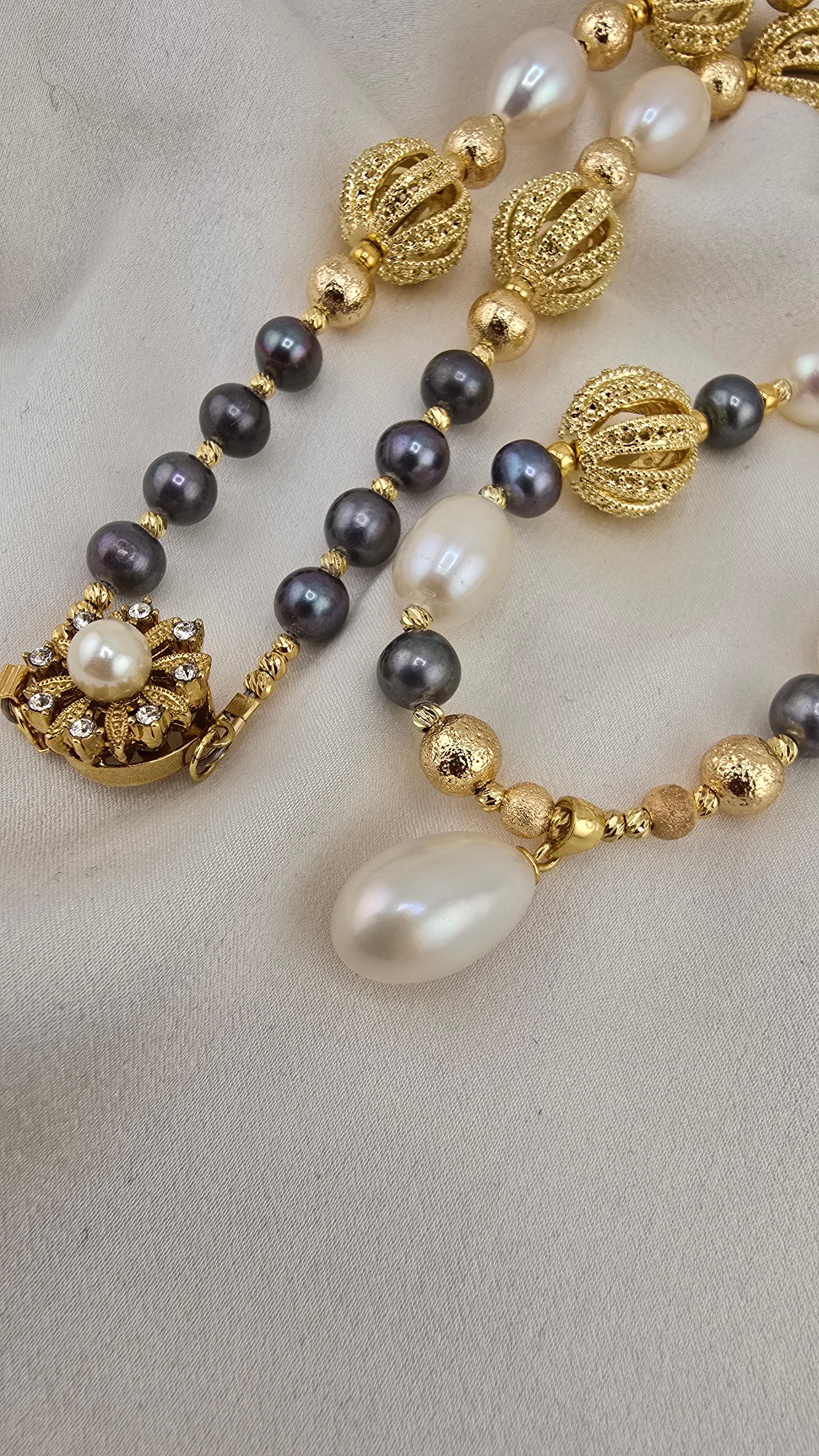 Olive Cultured Pearl and Black Cultured Pearl Necklace in its case