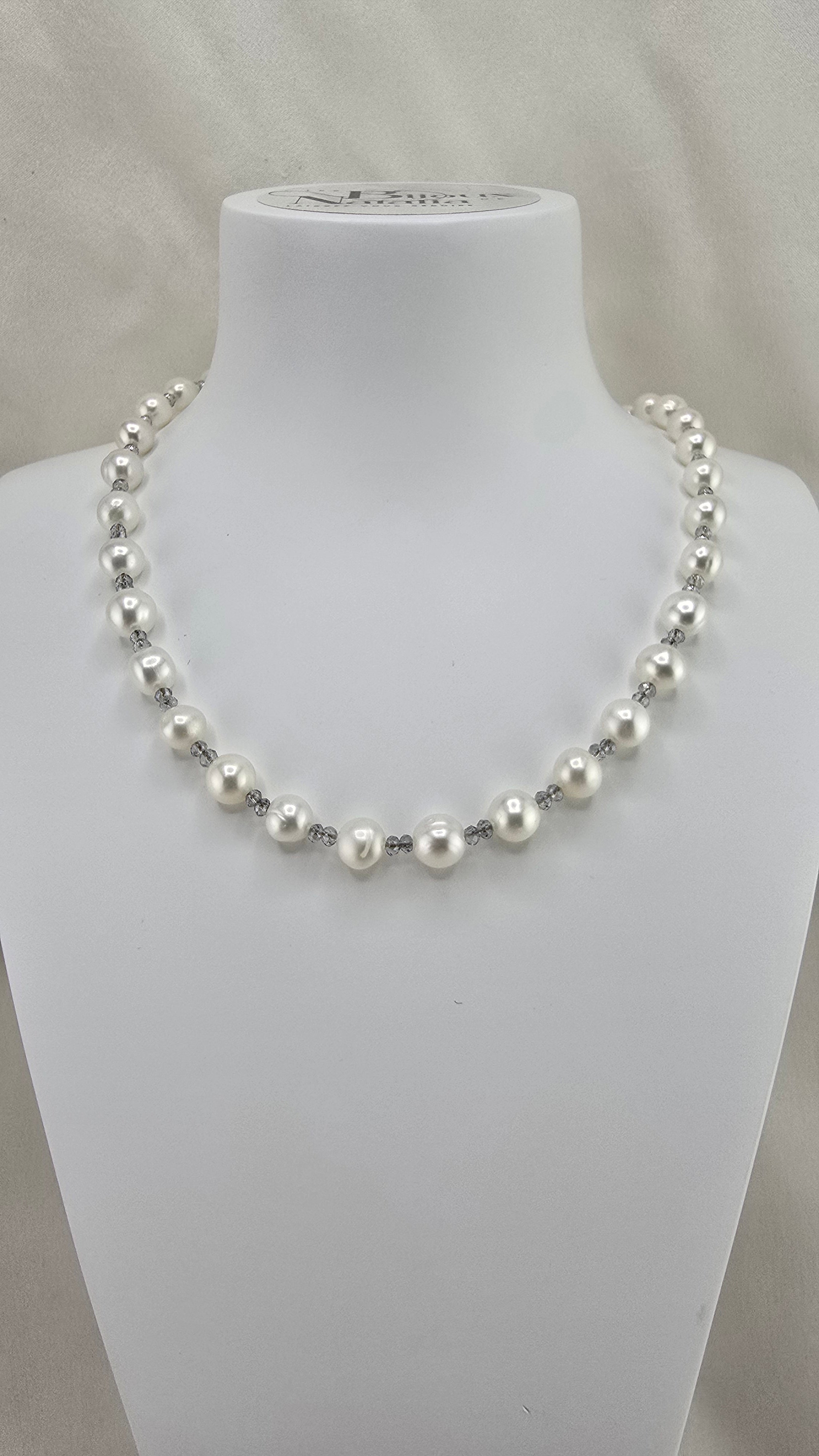 Collier avec perles de culture et Aigue marine dans son coffret prestige