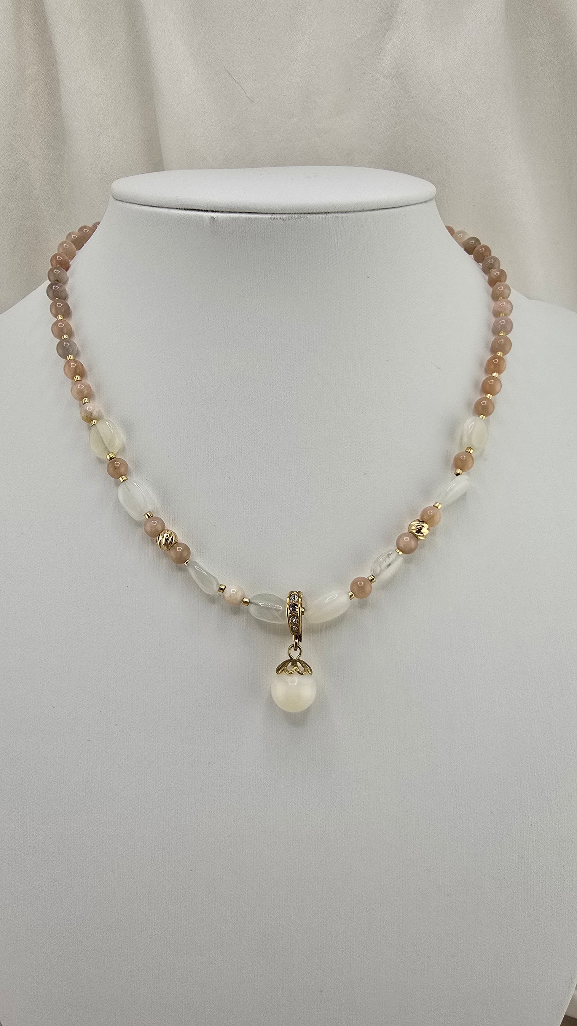 Collier avec pierre de lune