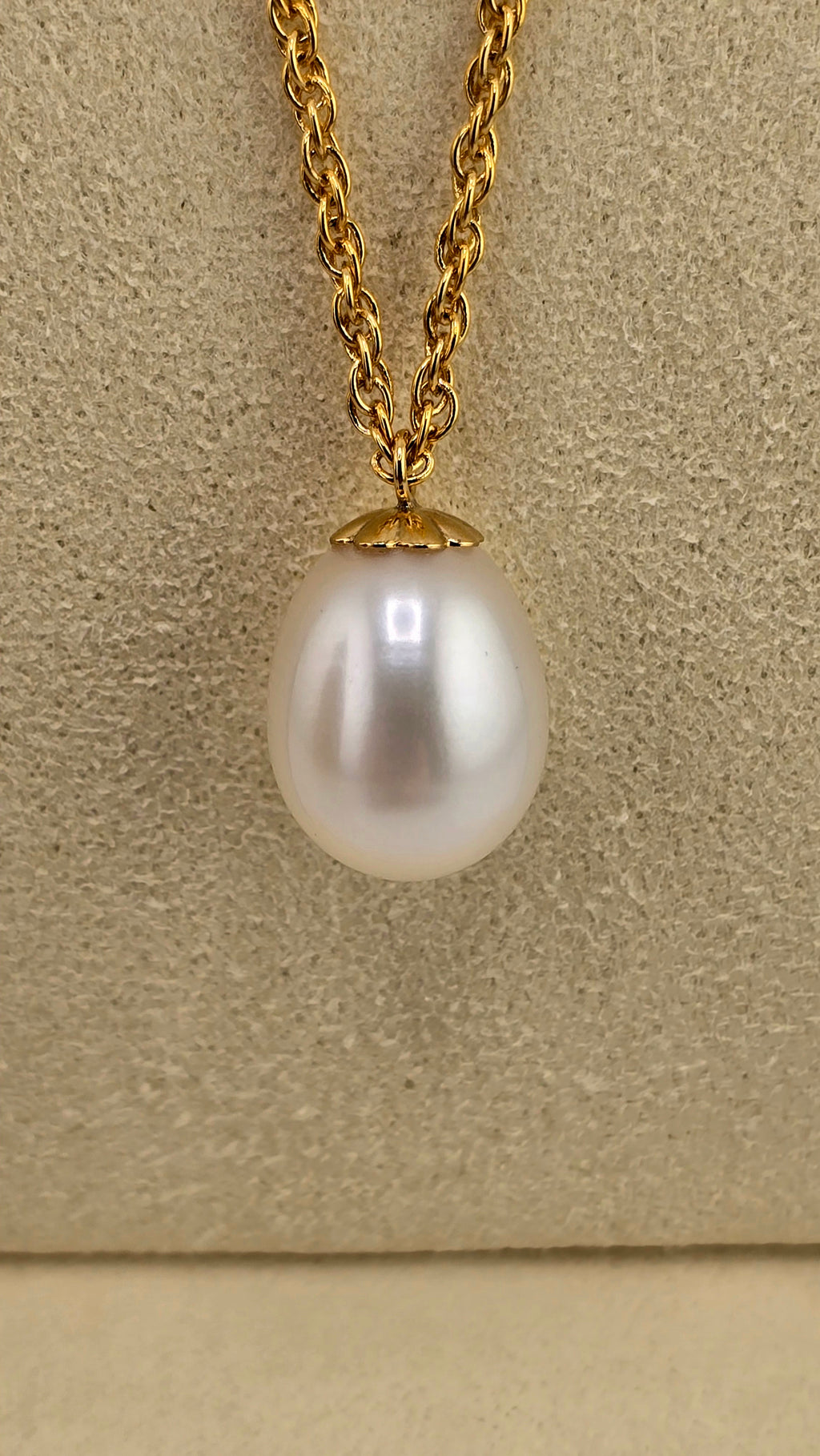 Perle de culture blanche très beau lustre