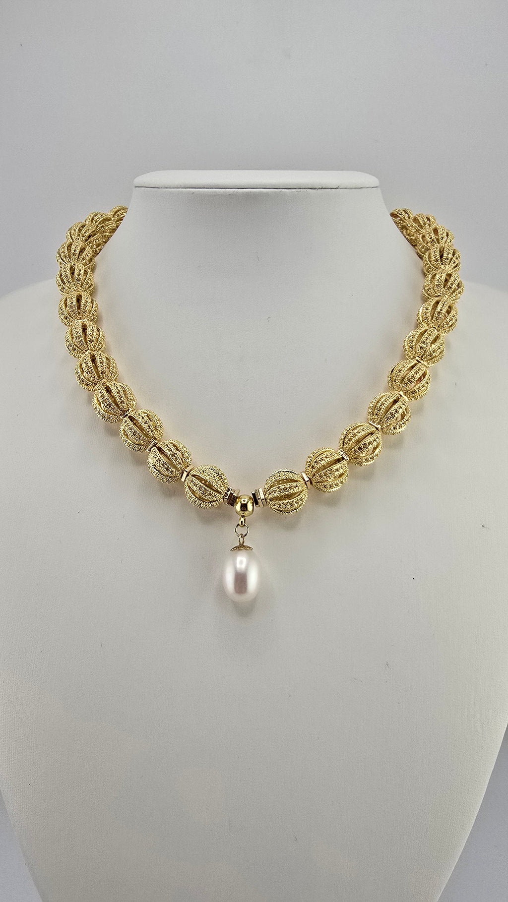 Collier en perles étincelantes