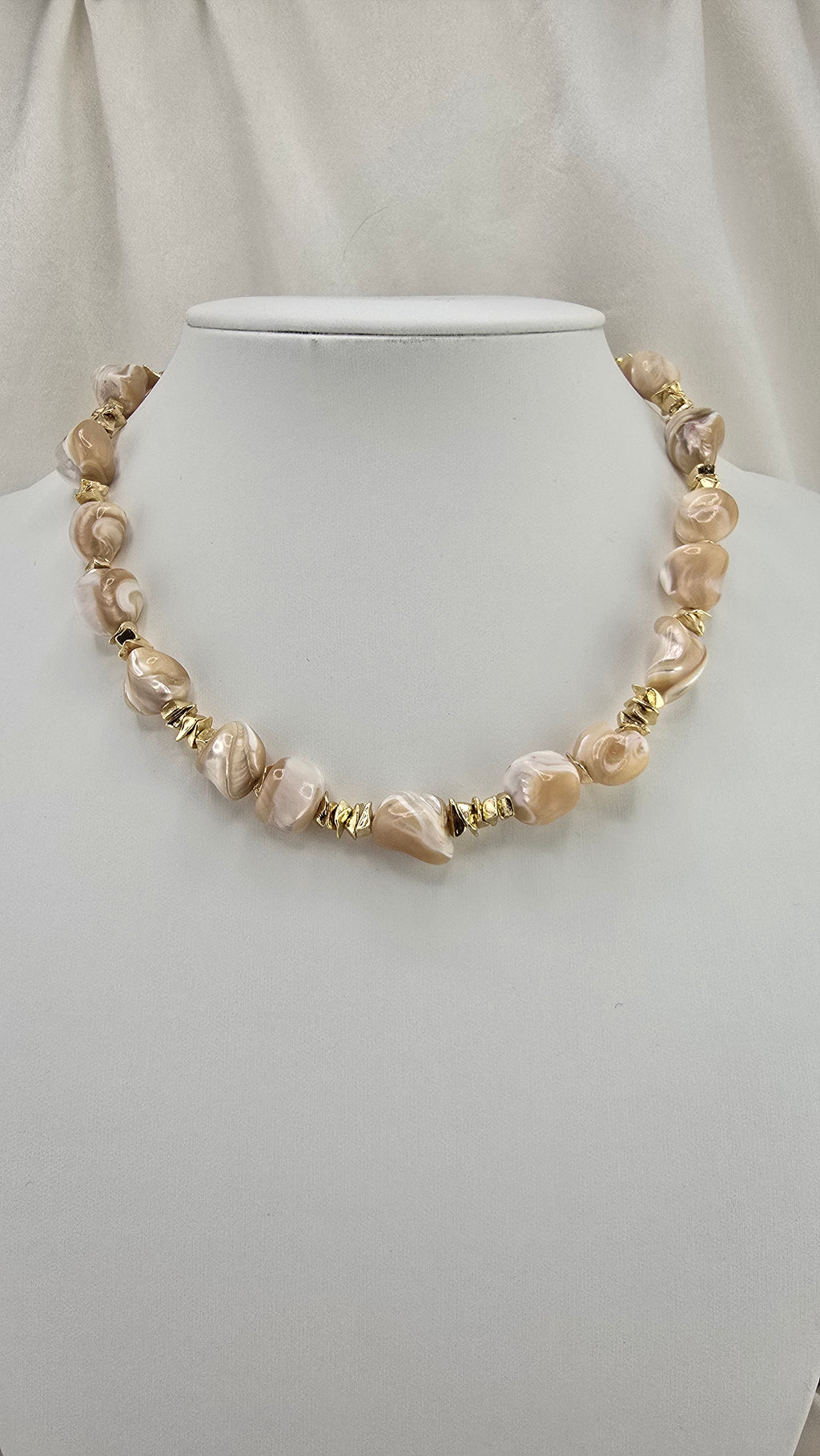 Troca pearl necklace