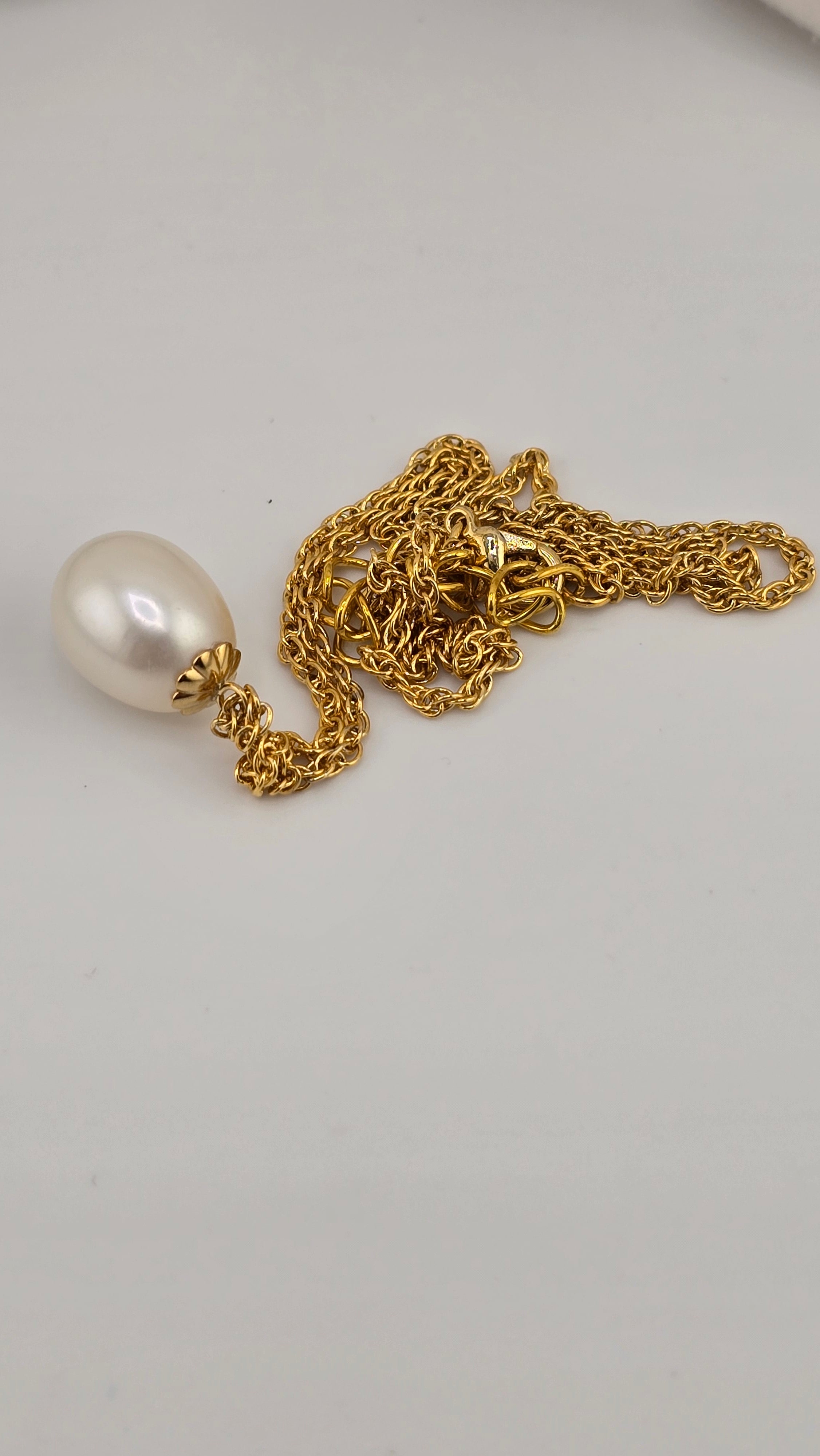 Perle de culture blanche très beau lustre