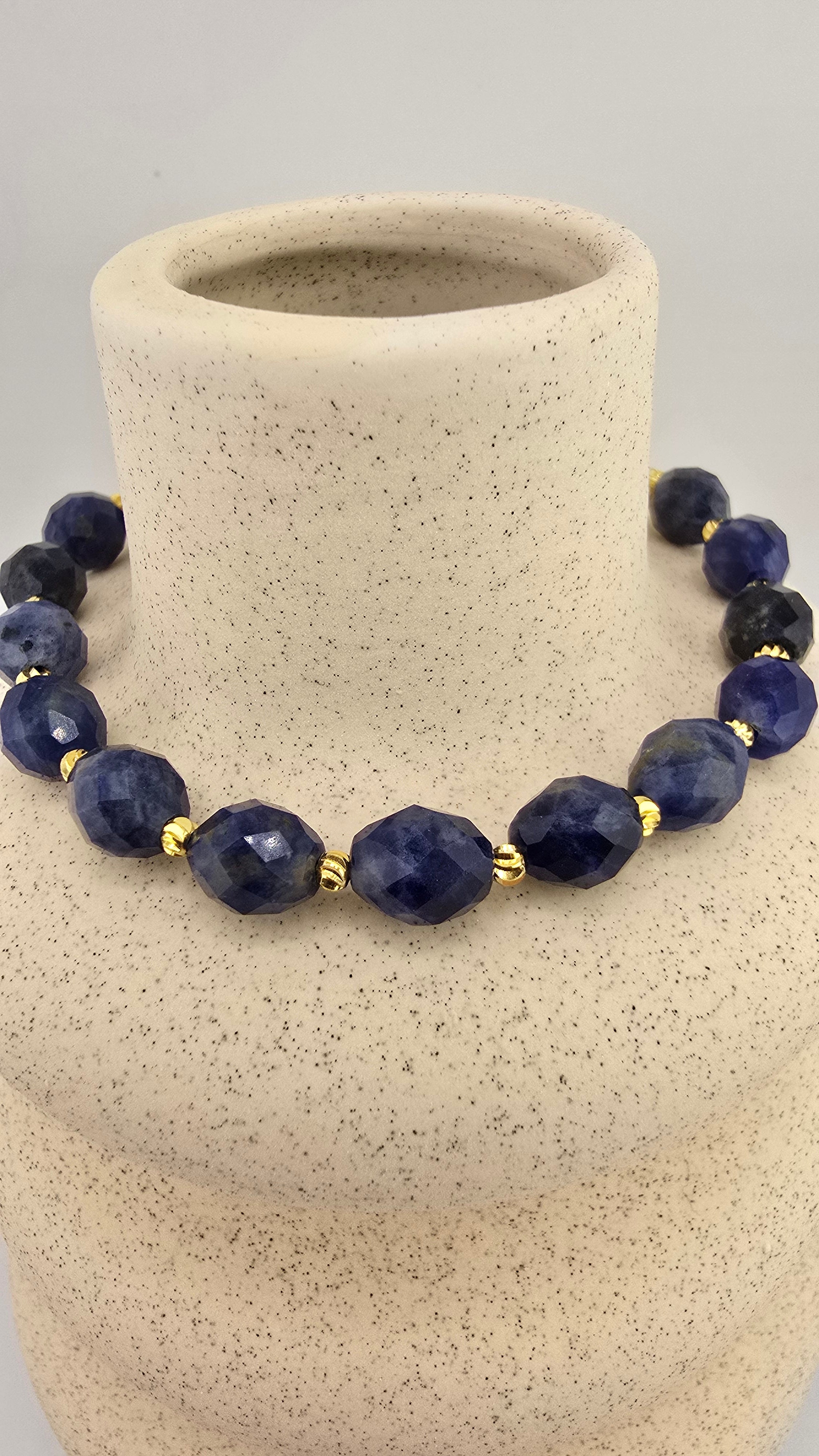 Bracelet en Lapis-Lazuli ovale facetté