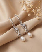 Boucles d oreilles en perles de culture blanche et olive
