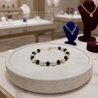 Bracelet en bordeaux très fonce et blanc