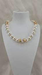 Collier perles de culture baroque et touches rosées