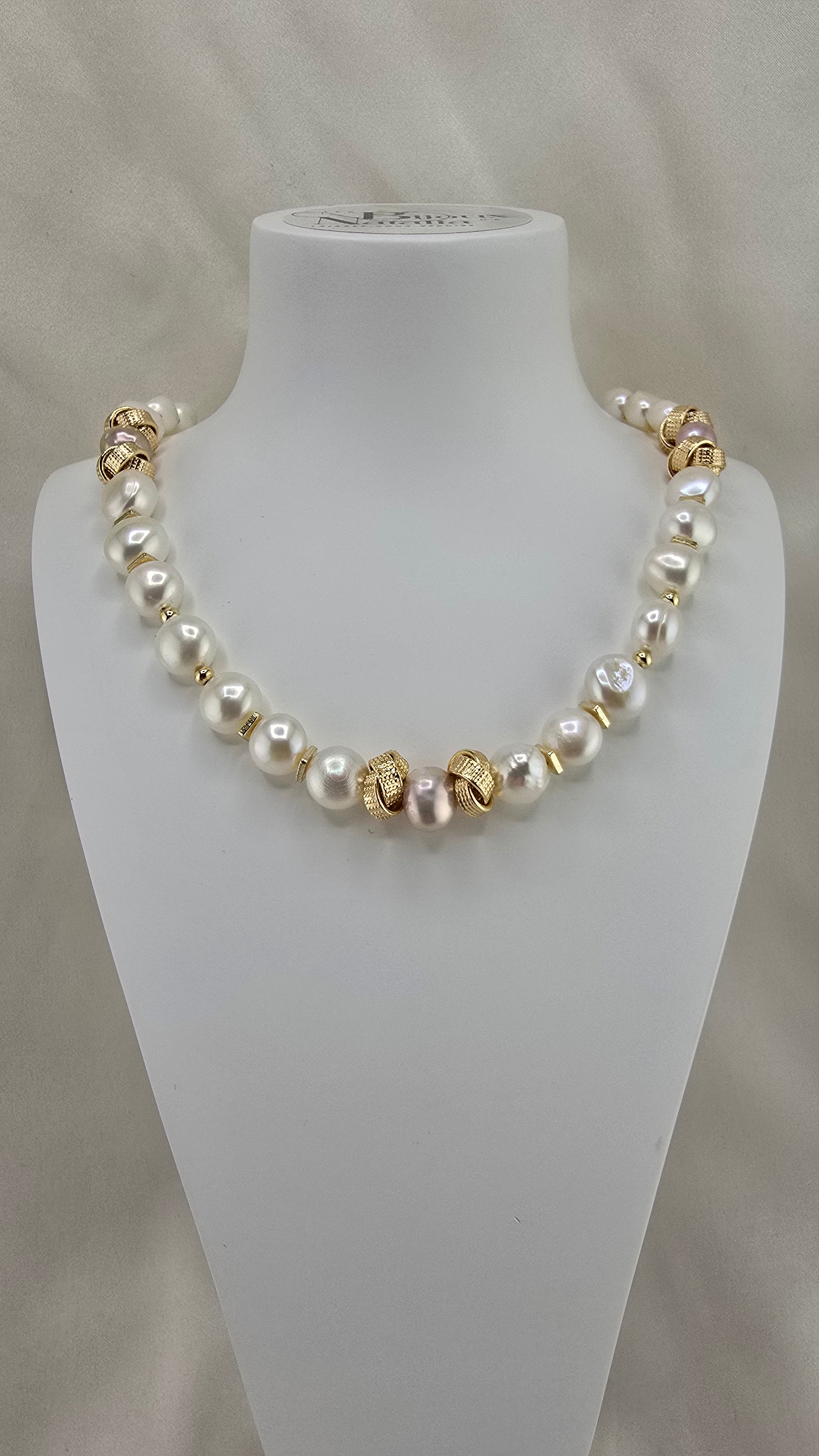 Collier perles de culture baroque et touches rosées