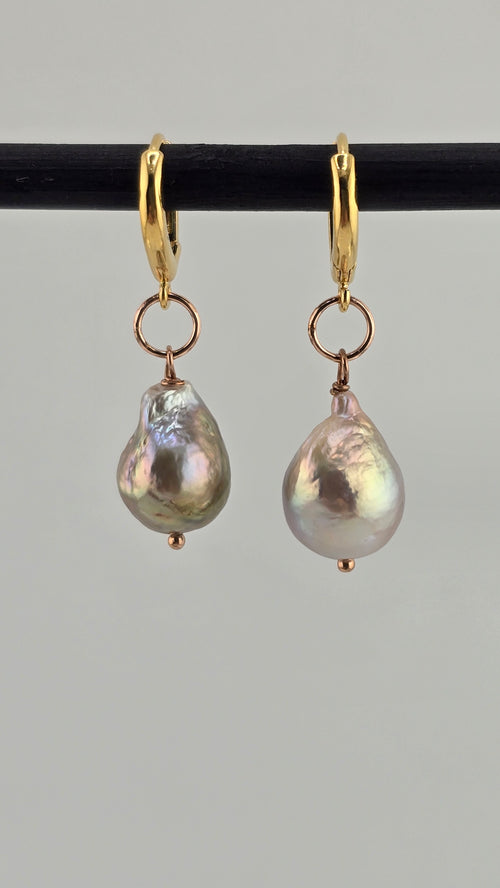 Boucles d oreilles en perles  de culture baroque