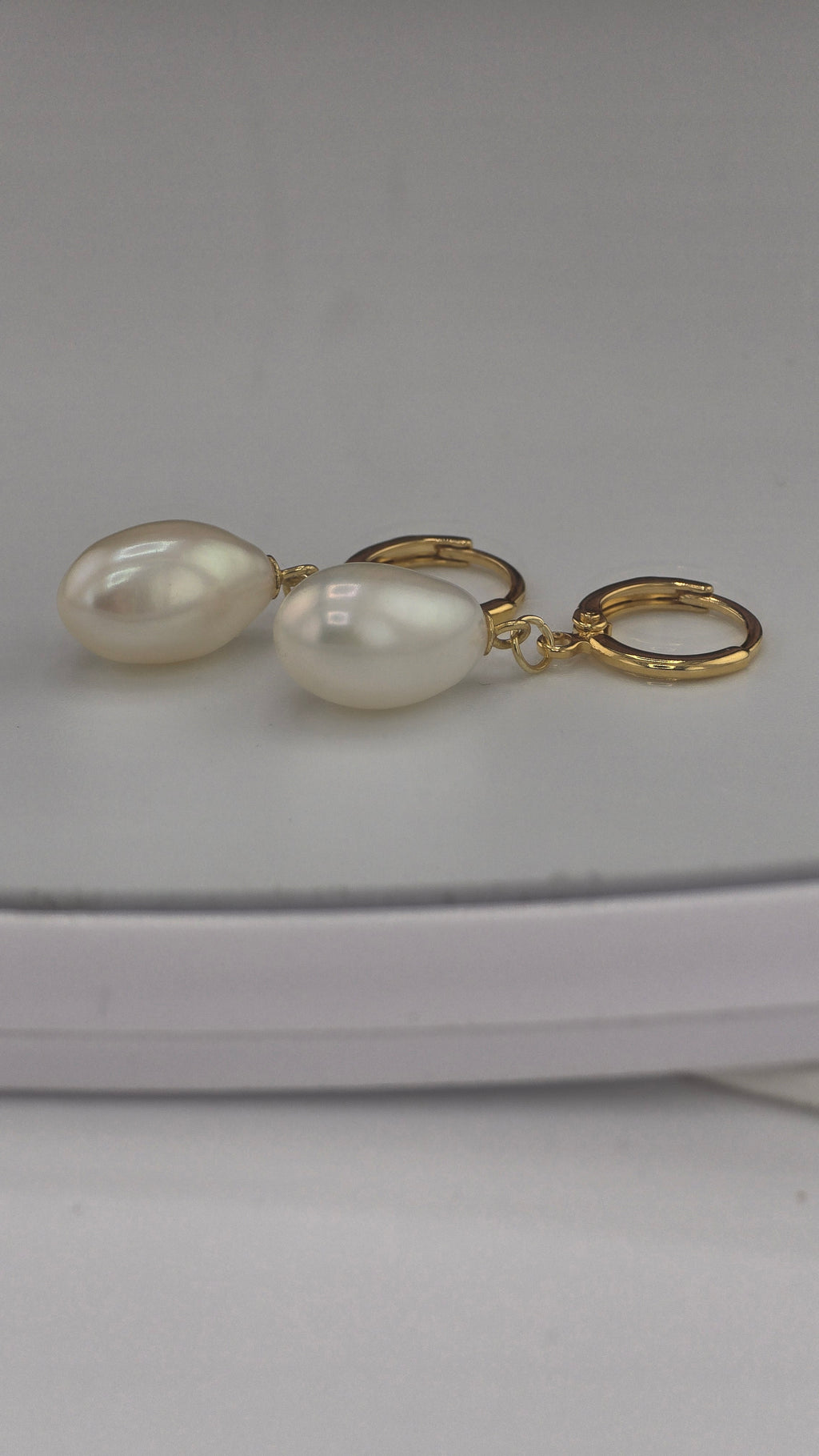 Boucles d’oreilles en vermeil et perles de culture blanche