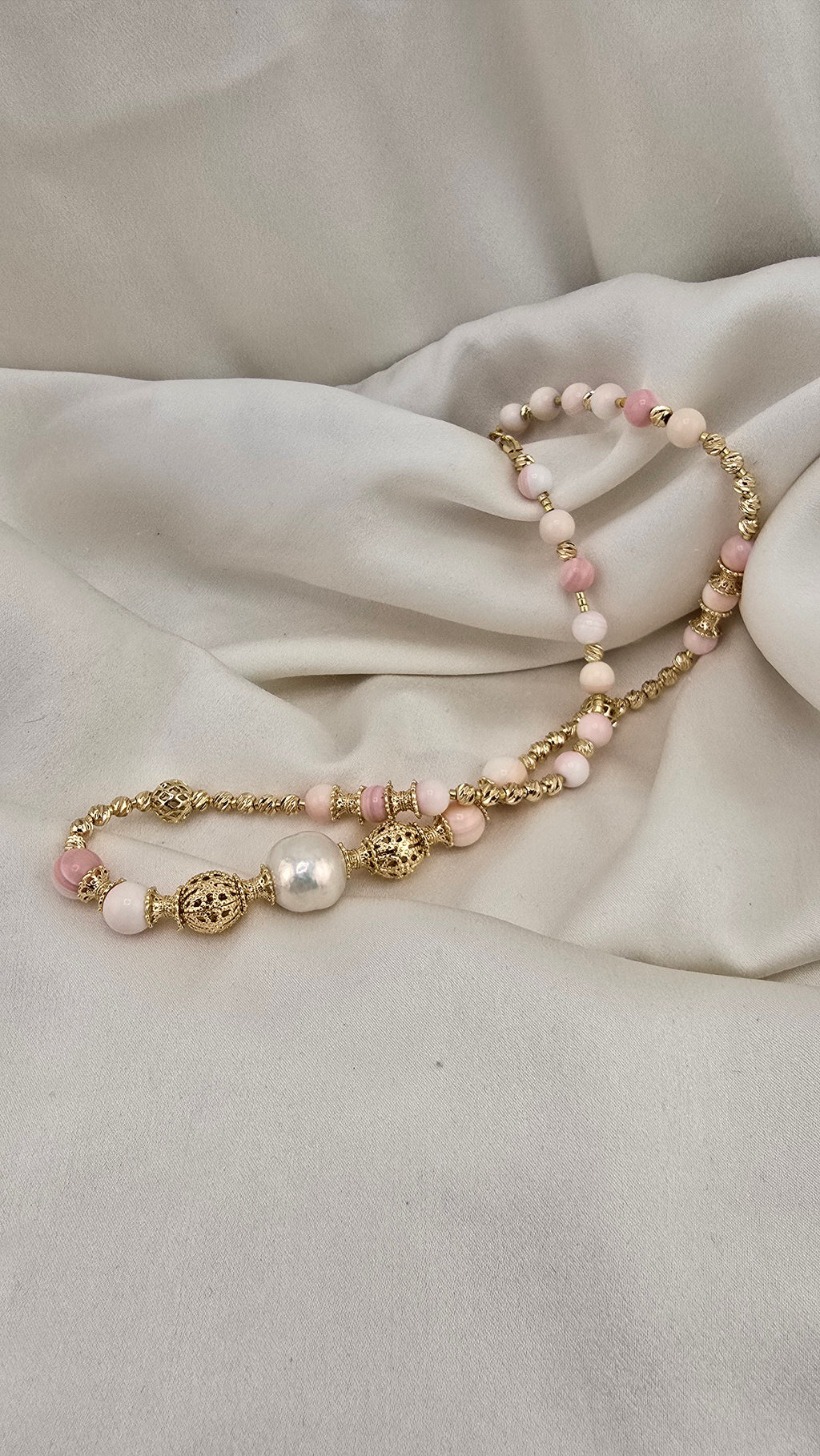 Collier en perles de culture et perles de Lambi