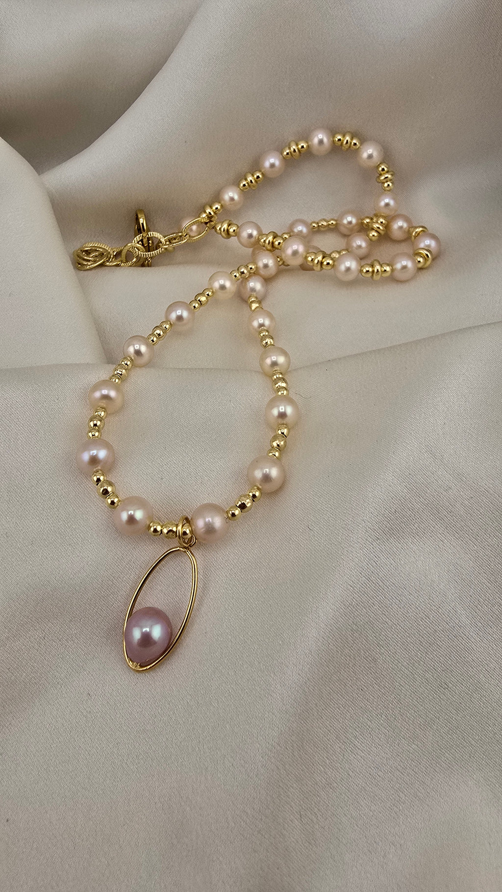 Collier en perles de culture poudrée