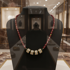 Collier en cristal rouge profond