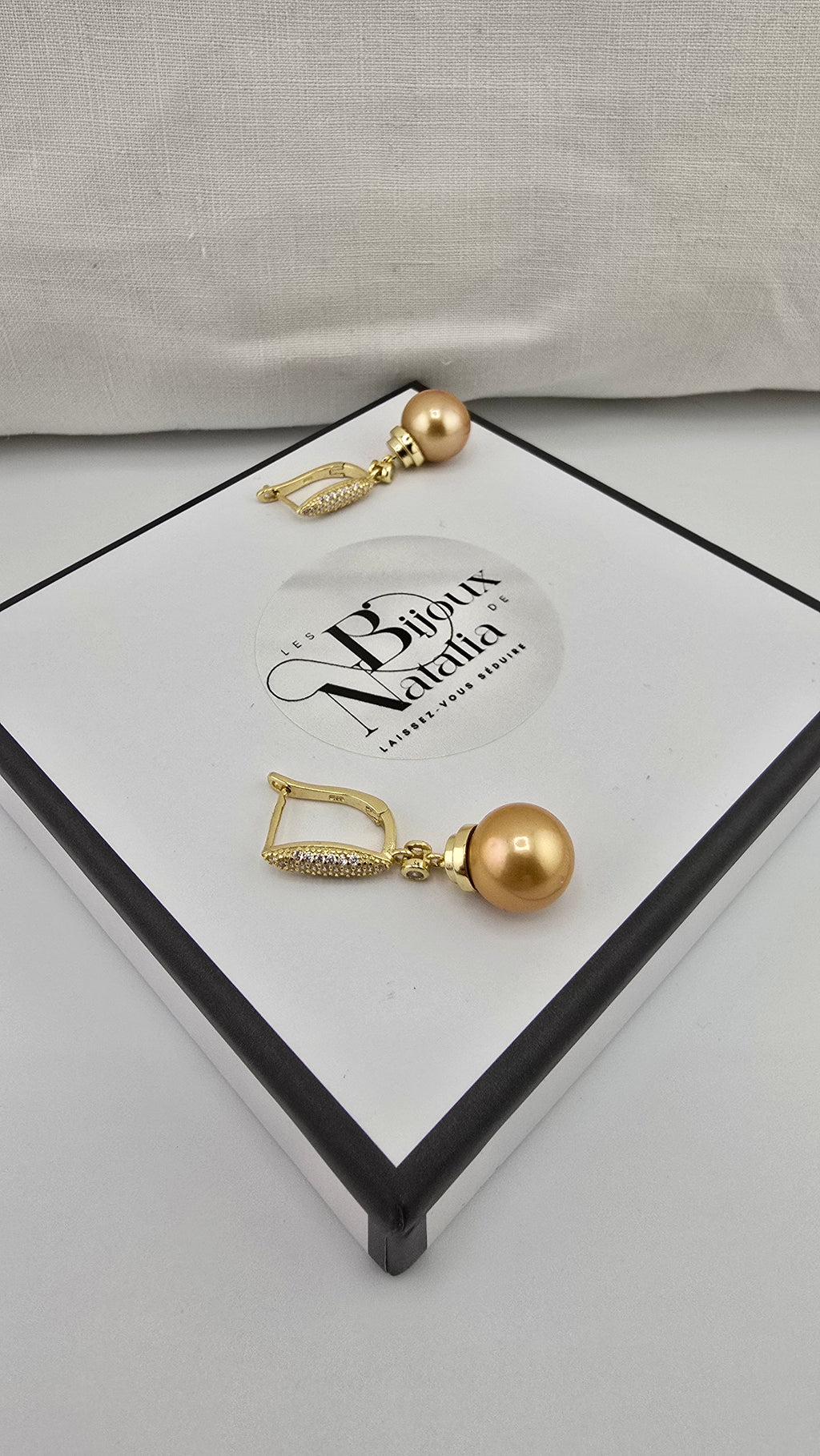 Boucles d oreilles avec perles Éditons couleur jaune or