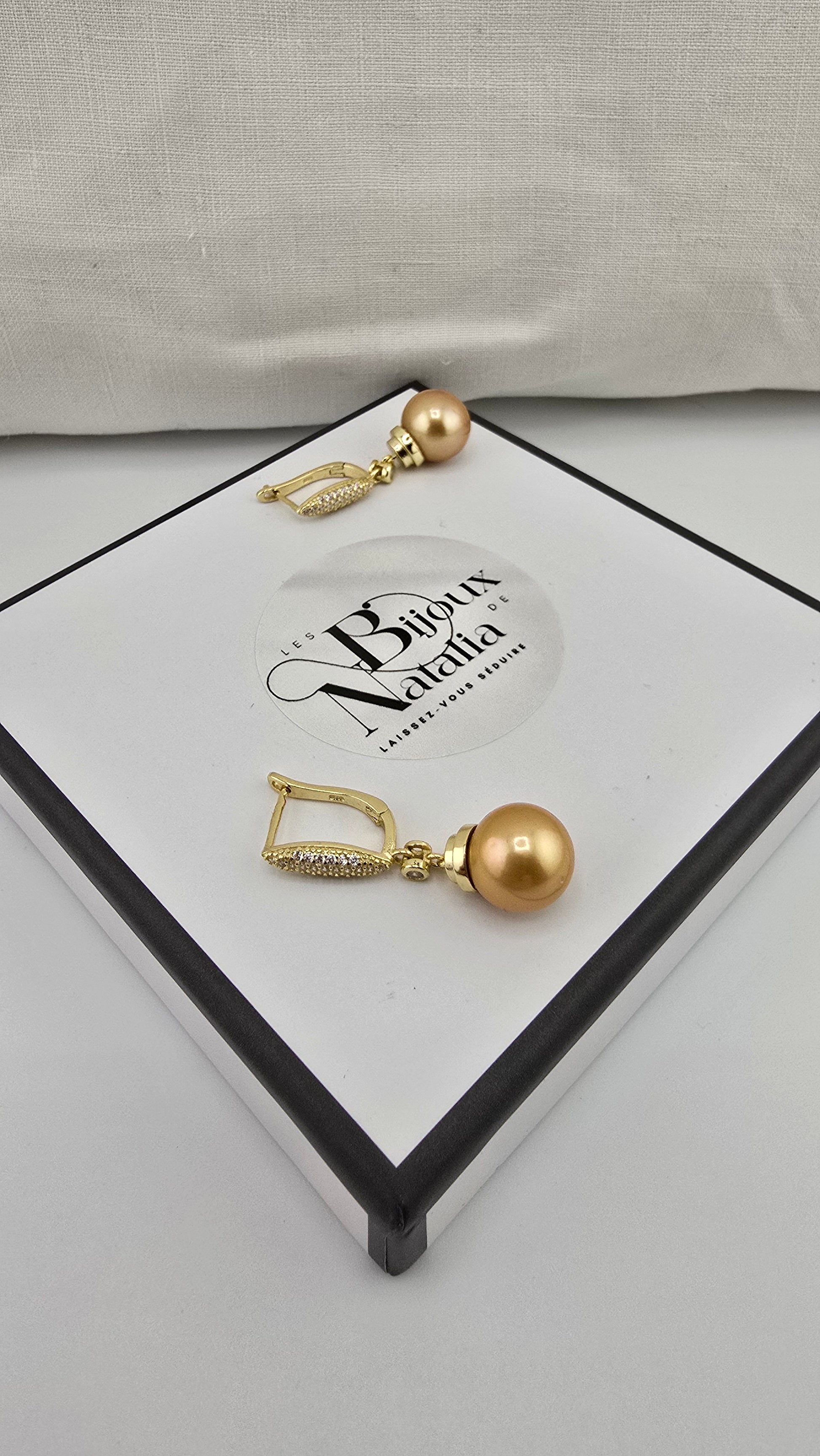 Boucles d oreilles avec perles Éditons couleur jaune or