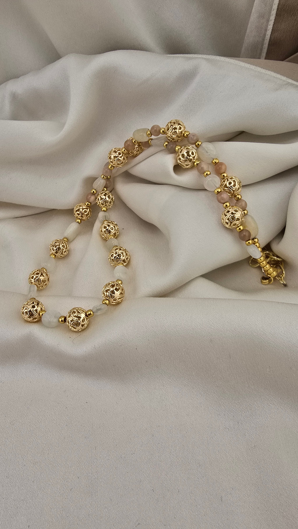 Collier en pierre de lune et plaqué or