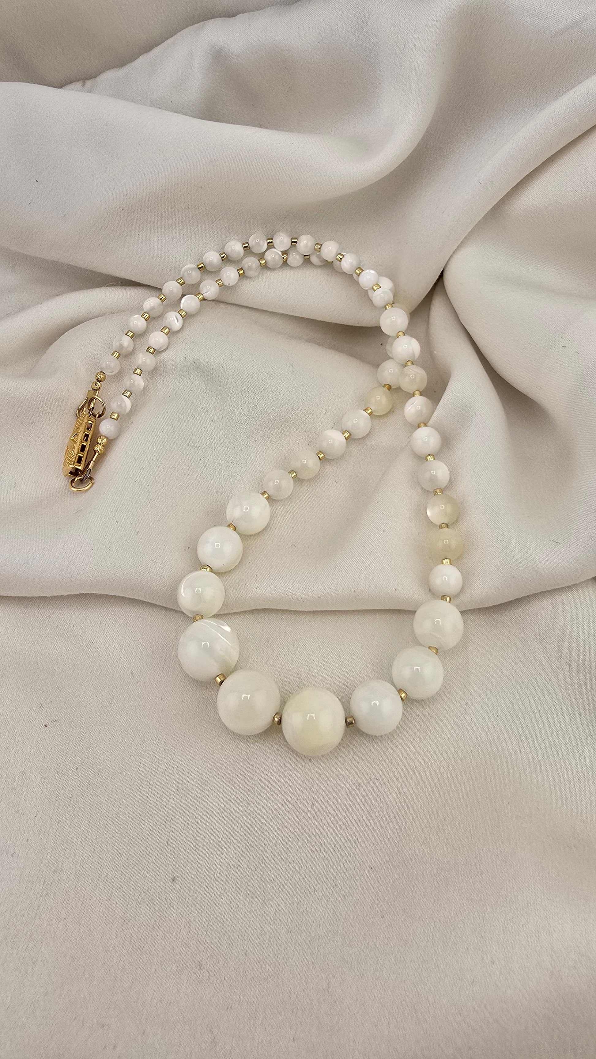 Collier en Nacre blanche