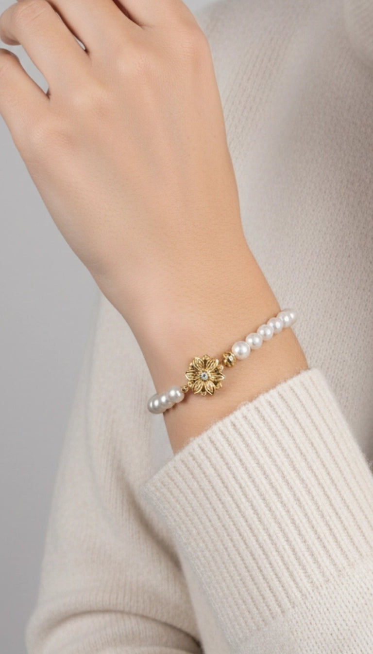 Bracelet perles de culture et fermoir couture