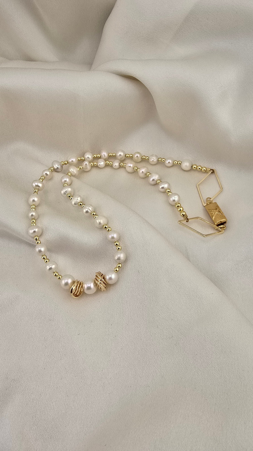 Collier en perles de culture blanches