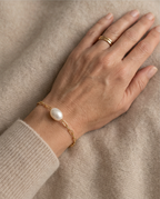 " Les mains de ma Mère "  - bracelet et perle de culture