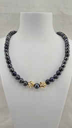 Collier en perles de culture bleu foncé et vermeil