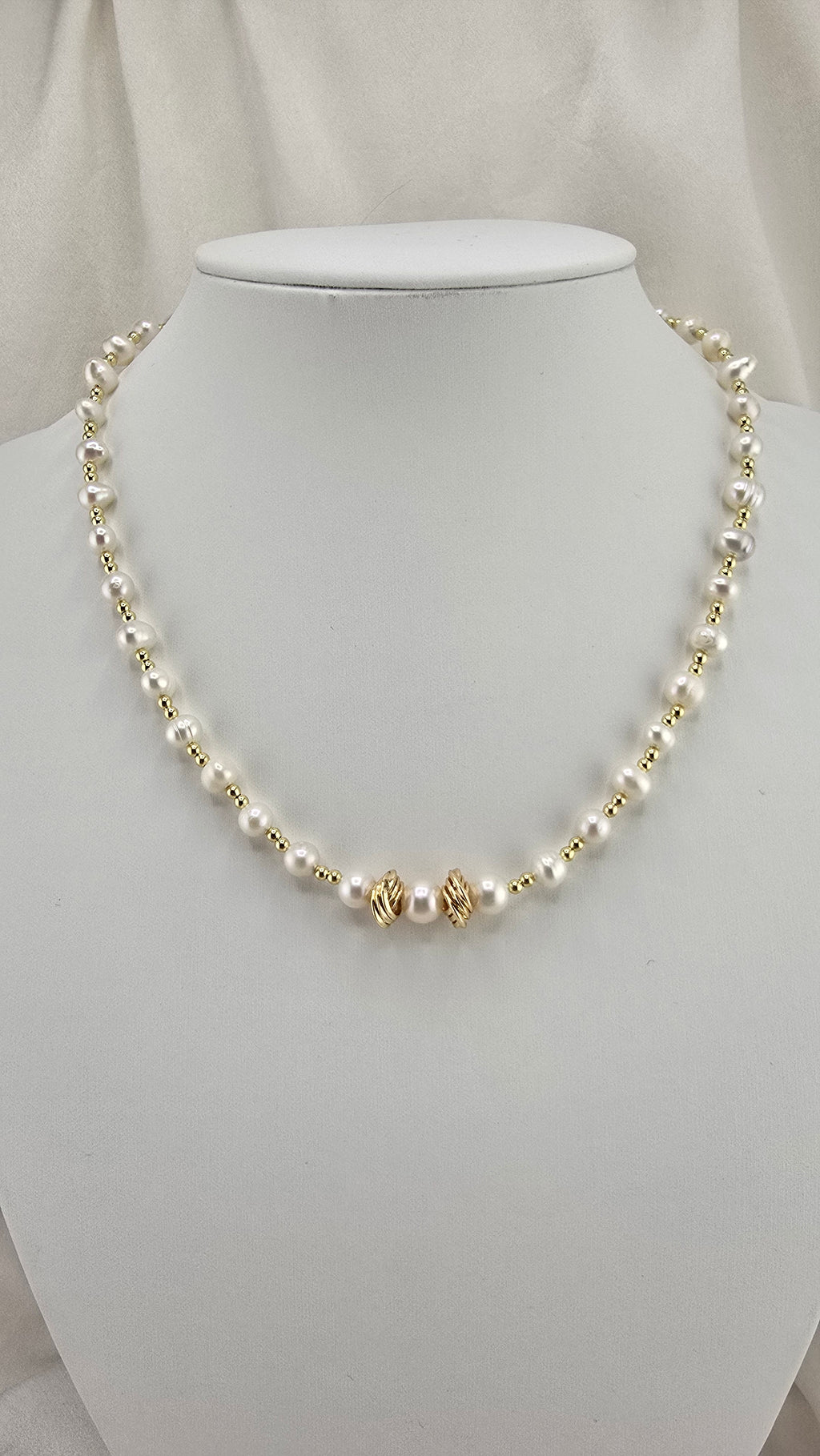 Collier en perles de culture blanches