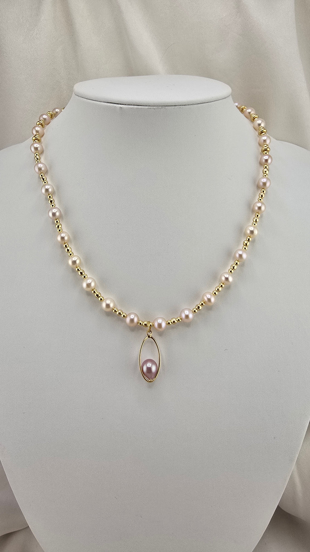 Collier en perles de culture poudrée