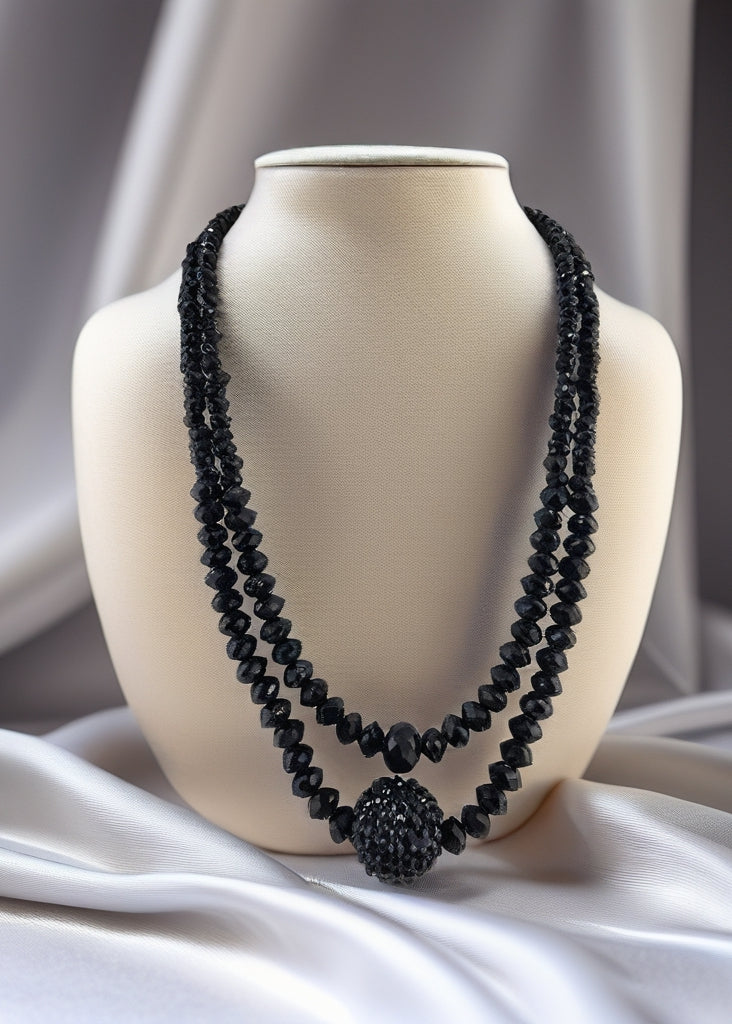 Collier double rangs en perles de cristal noir