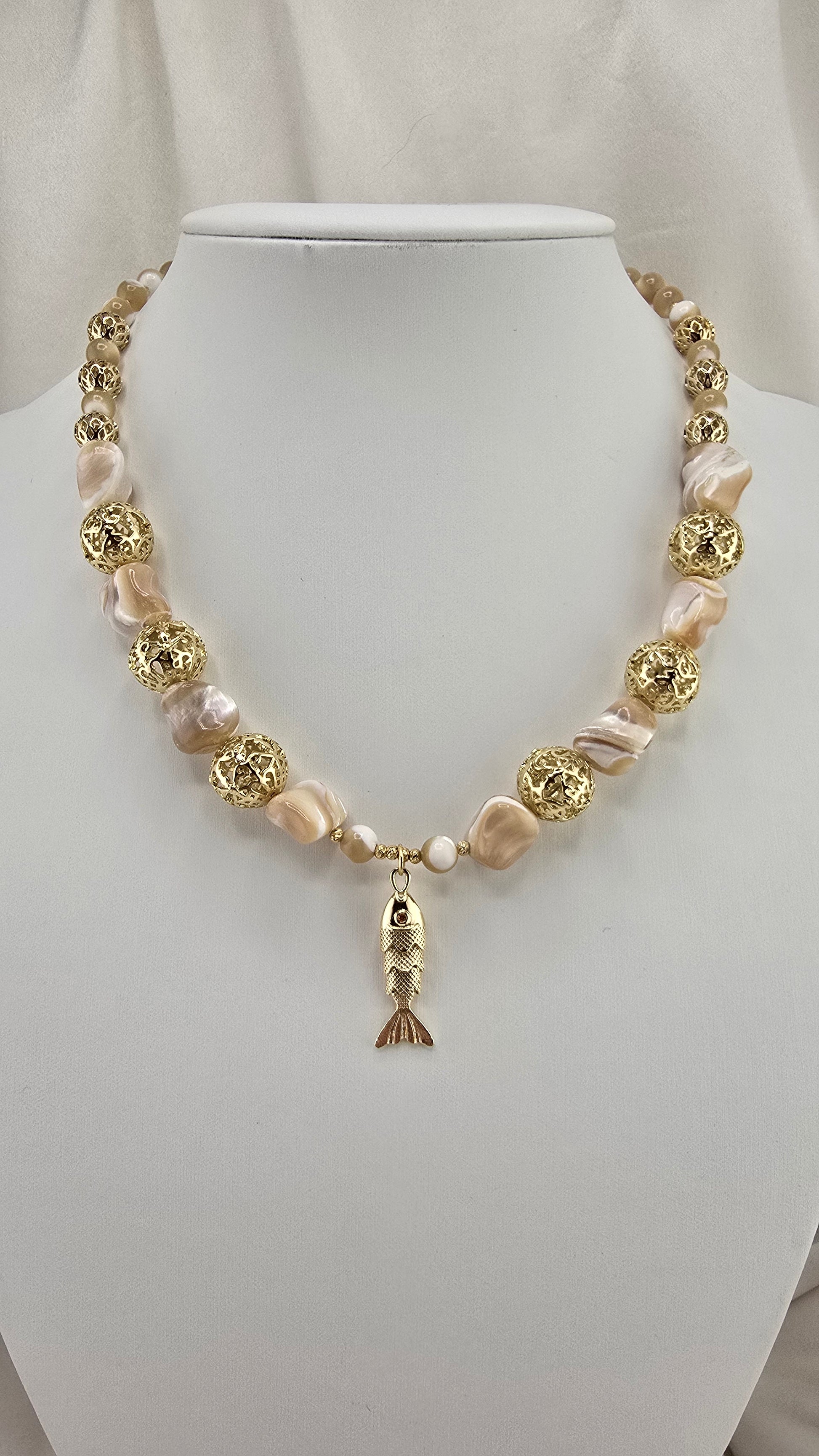 Collier en Perles de Trocca