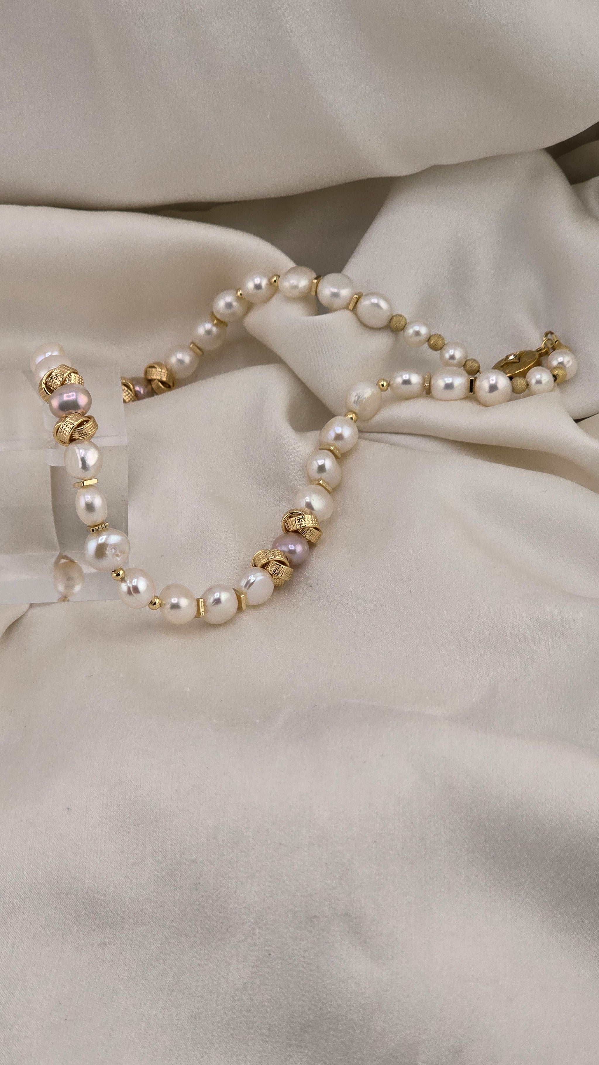 Collier perles de culture baroque et touches rosées