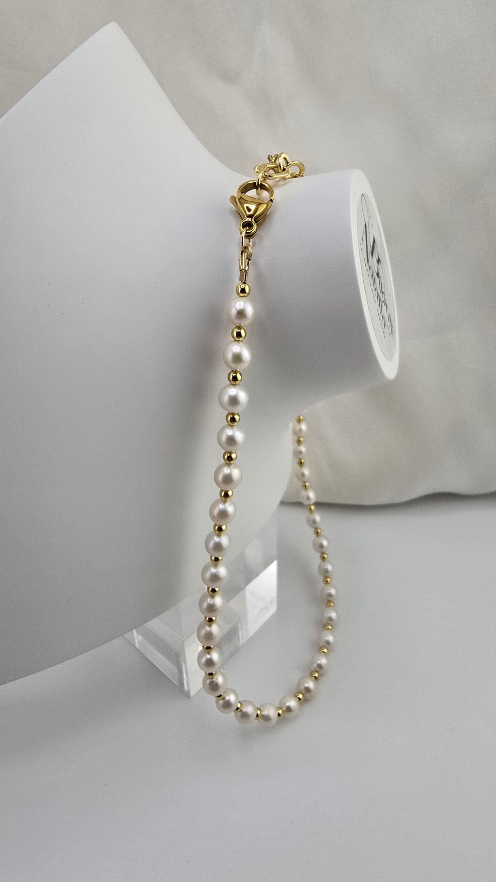 Collier ras du cou en perles de culture dans son écrin