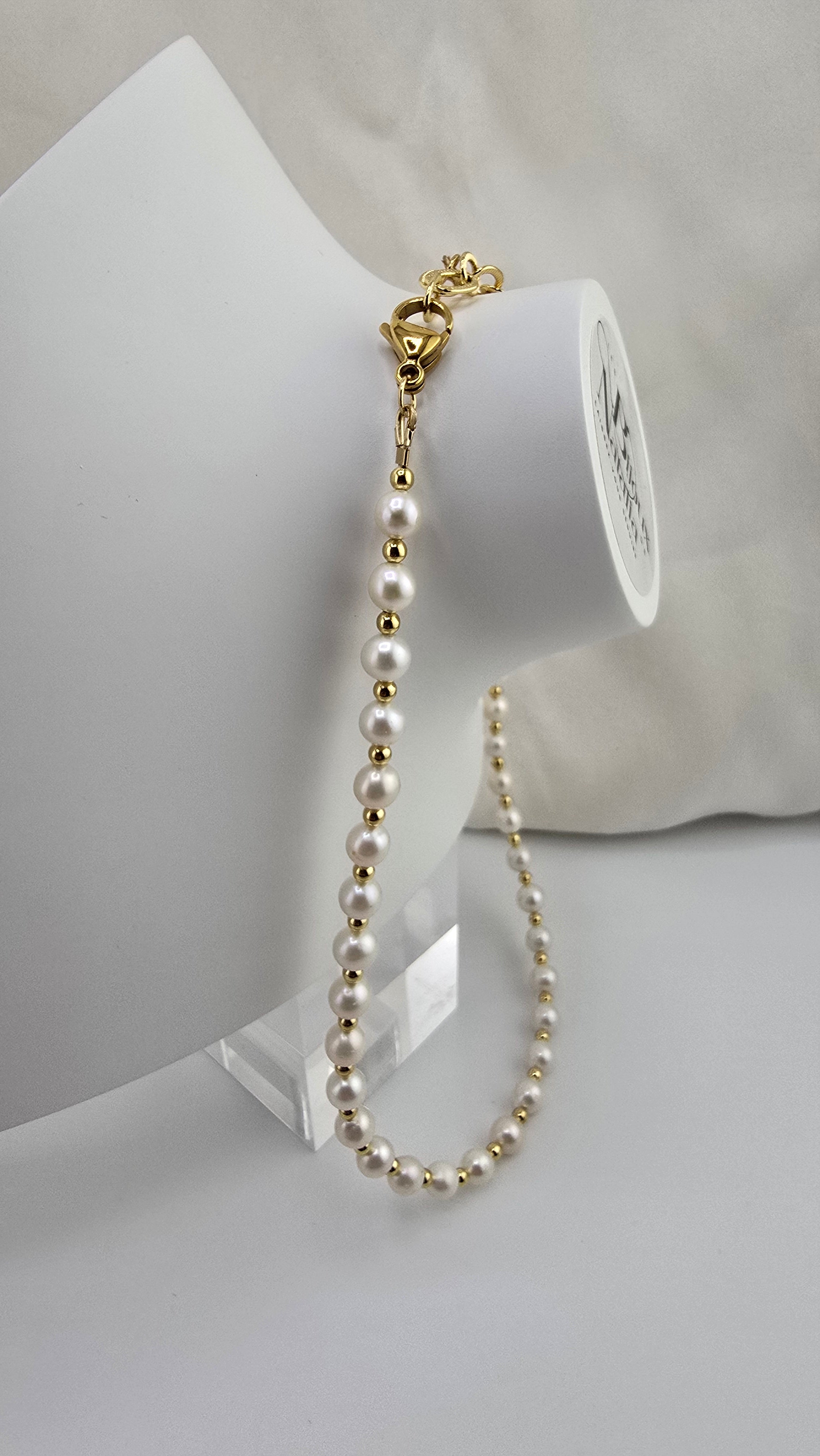 Collier ras du cou en perles de culture dans son écrin